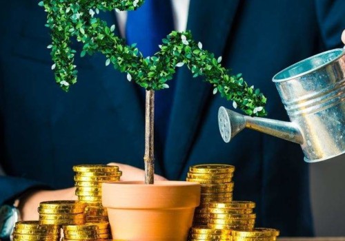 Is it better to invest in mutual funds or gold?